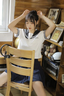 女大学生的沙龙室